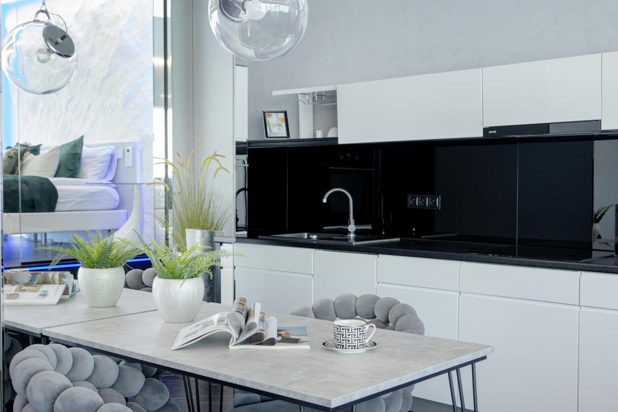 Apartamenty Sky Tower Z Jakuzzi Przy Oknie