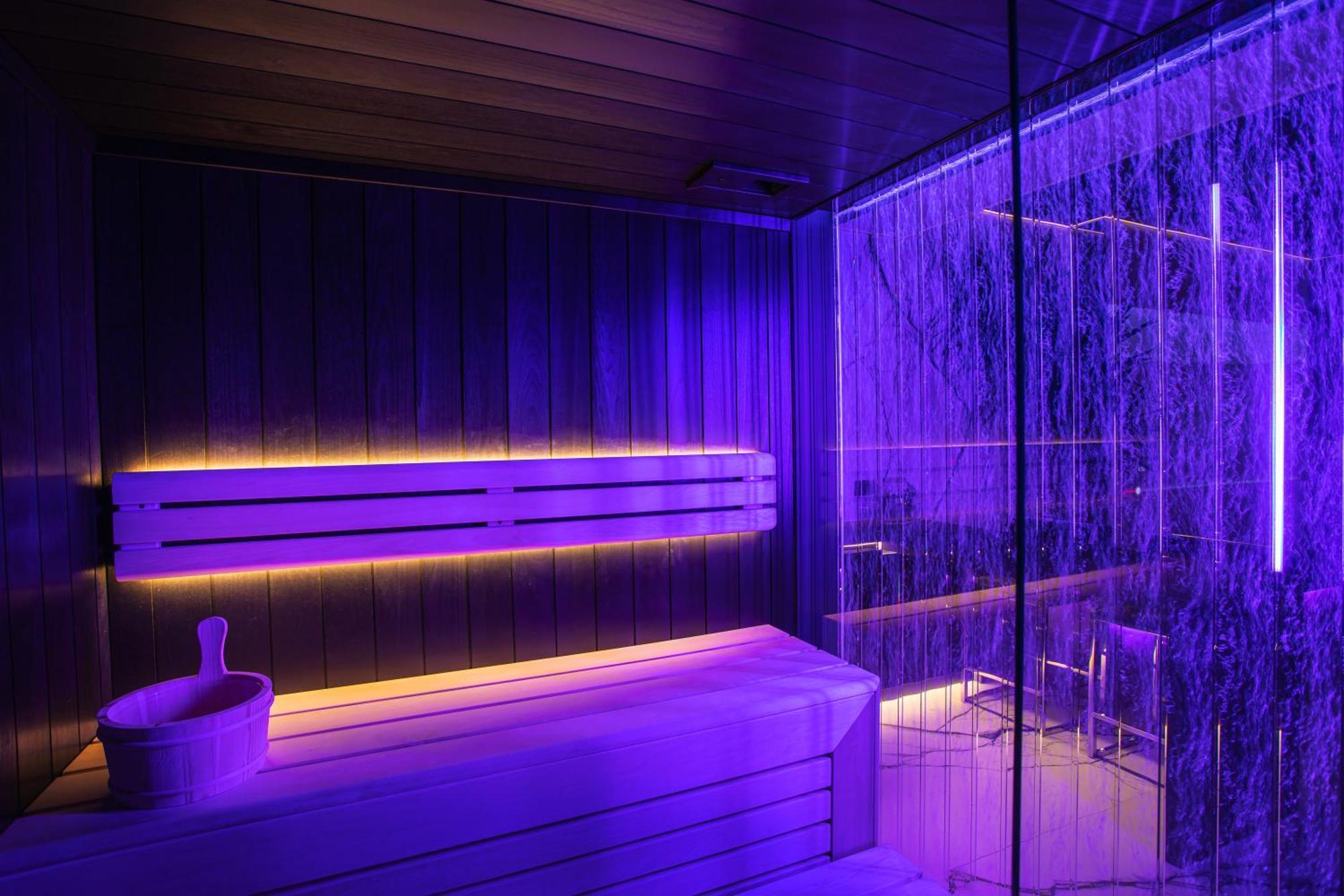 Apartamenty Sky Tower Z Jakuzzi Przy Oknie Apartment *